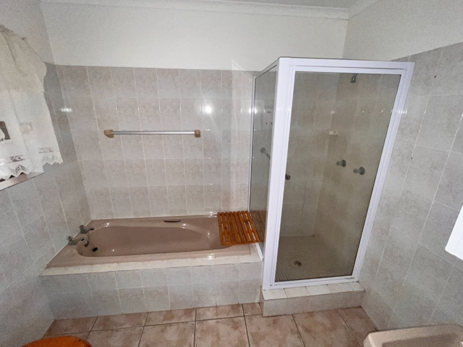 3 Bedroom Property for Sale in Wavecrest Eastern Cape